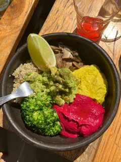 Avocado (fruit) by @nils